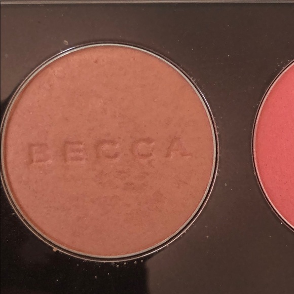 Becca - Blush Trio Palette - Blushed with Light. - Picture 3 of 6